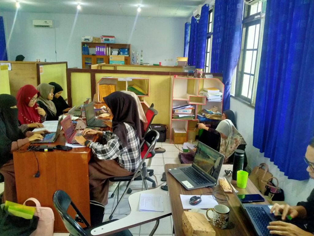 KEGIATAN LEMBUR BORANG AKREDITAS  PRODI SPI